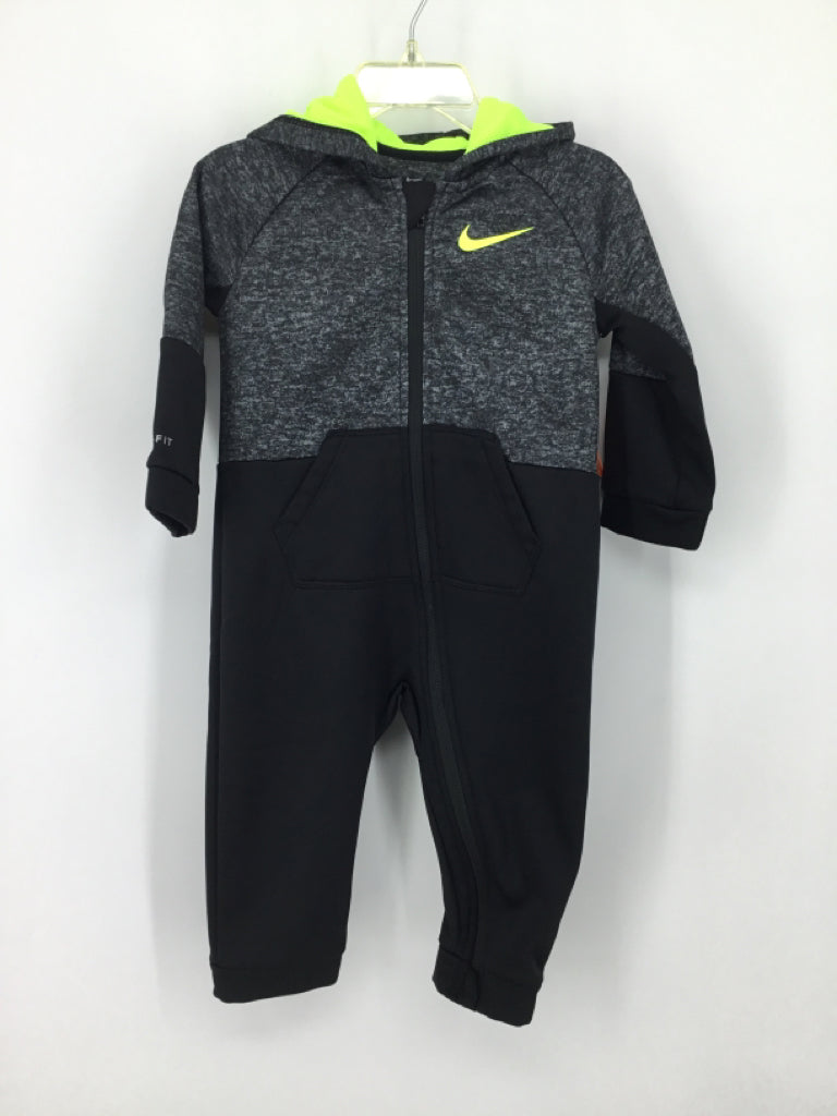 Nike Child Size 18 Months Black Solid Outfit - boys