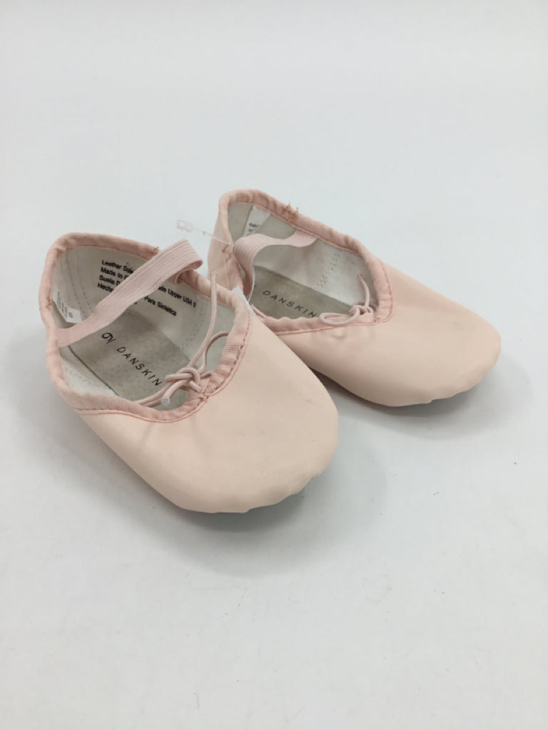 Danskin Child Size 9 Toddler Pink Sport/Dance Shoes