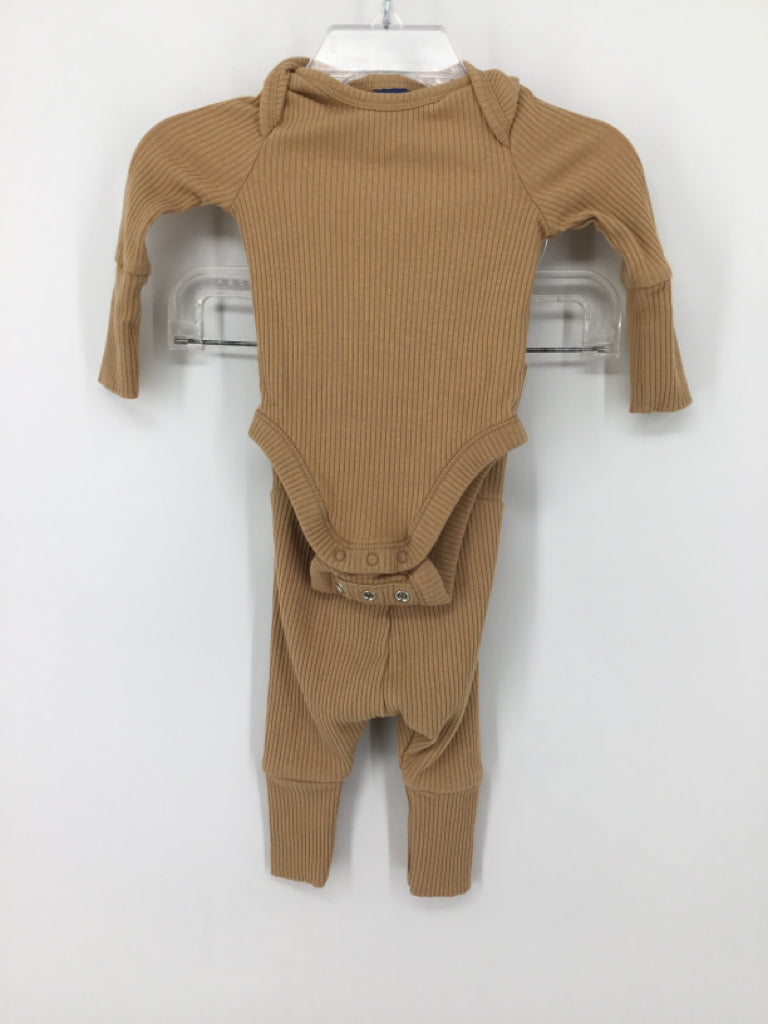 Old Navy Child Size Newborn Tan Solid Outfit - boys
