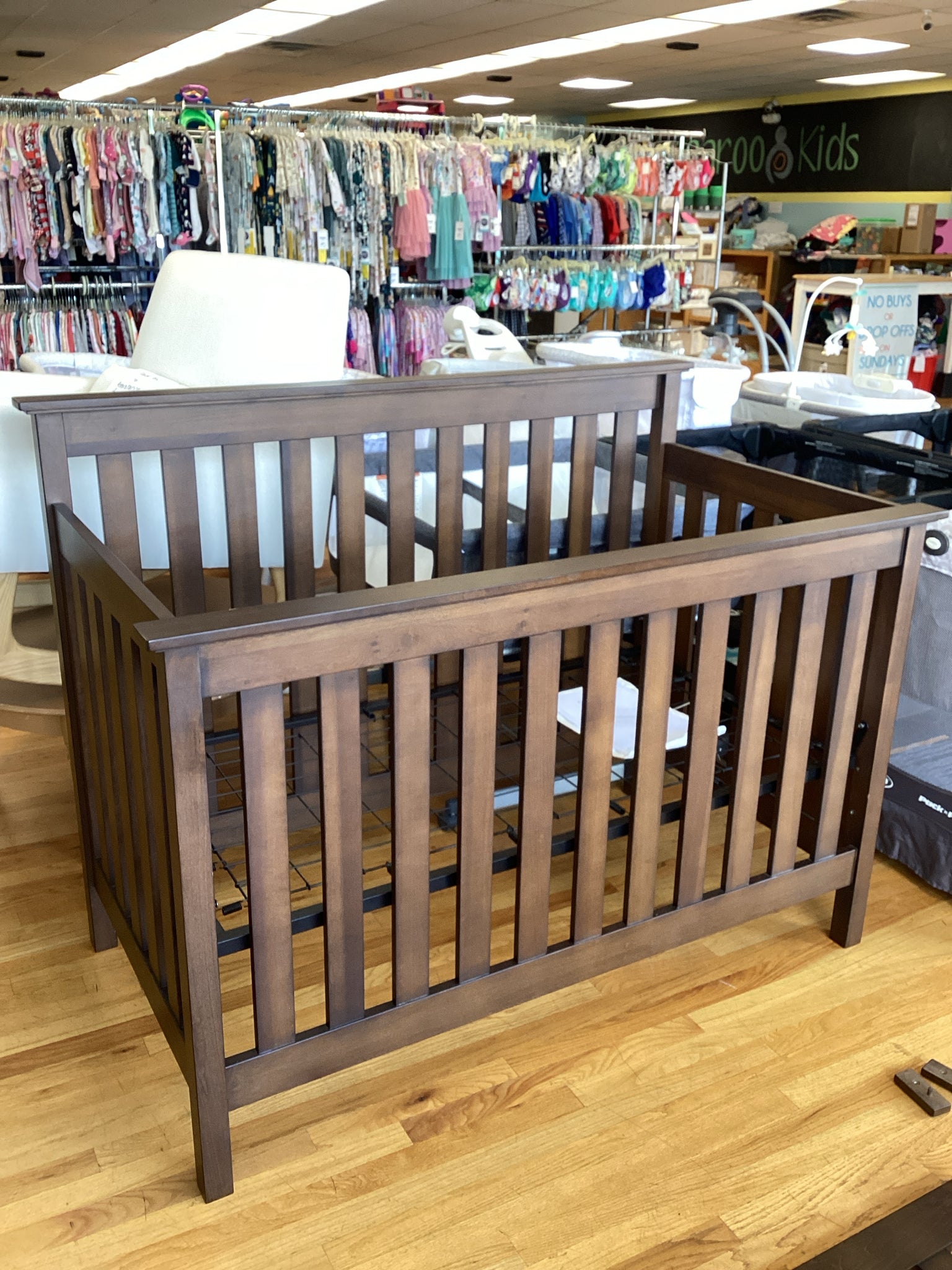Pottery Barn Kids Elliot Convertible Crib w/Dresser Top Changing Station - 2018