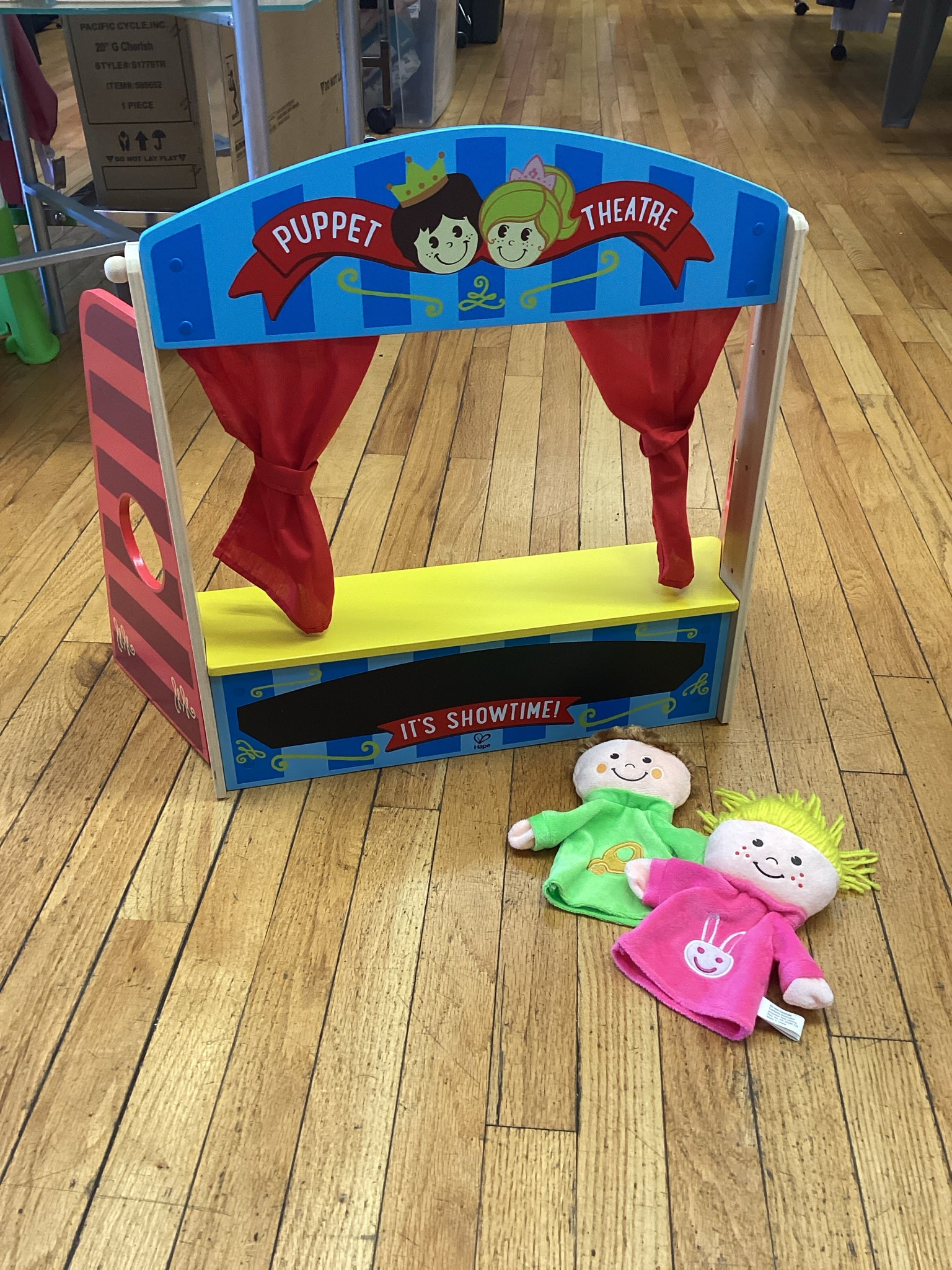 Hape International Wooden Puppet Stage Playhouse Set with 2 Puppets