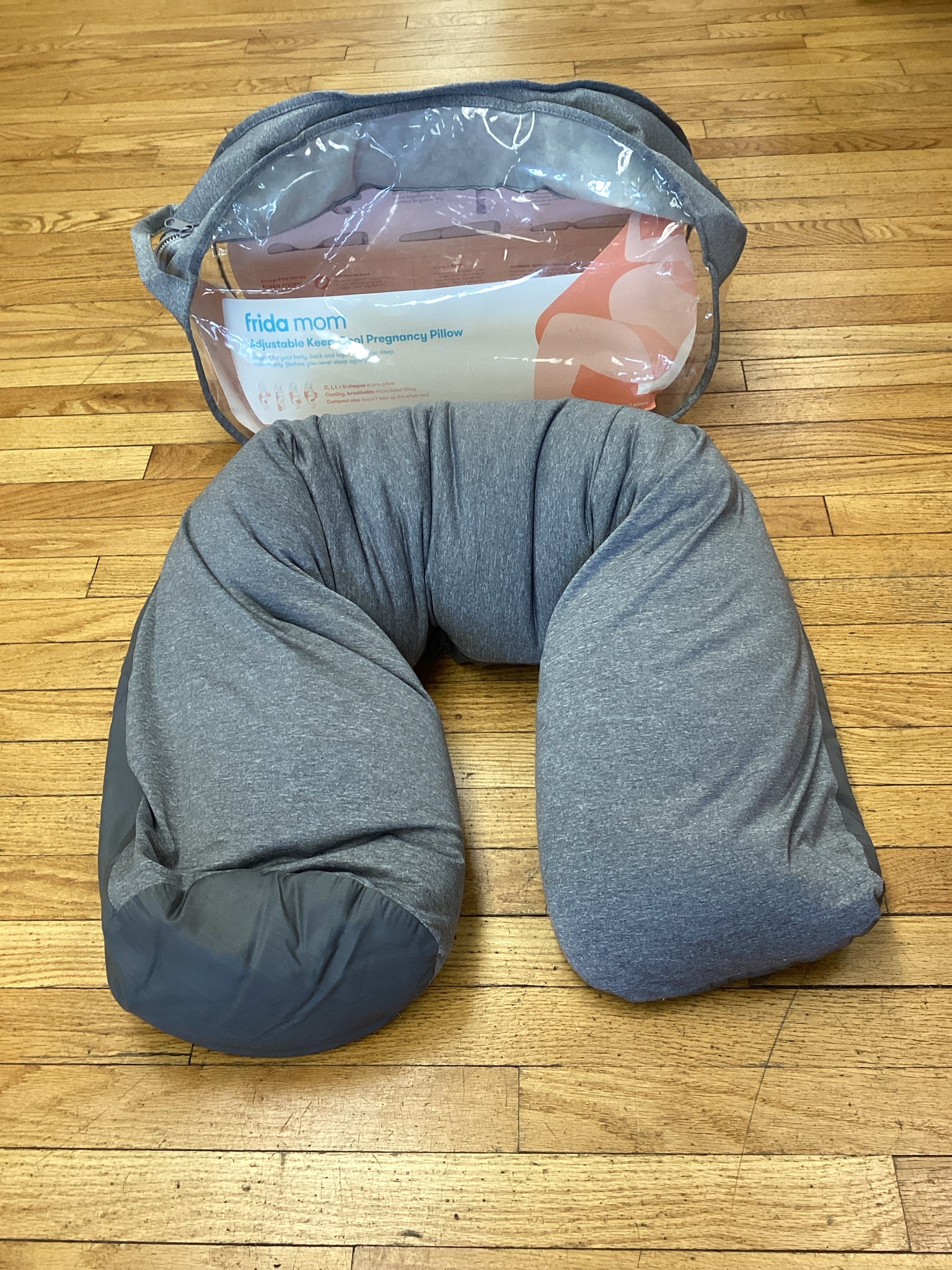 Frida mom Adjustbale Keep Cool Pregnancy Pillow