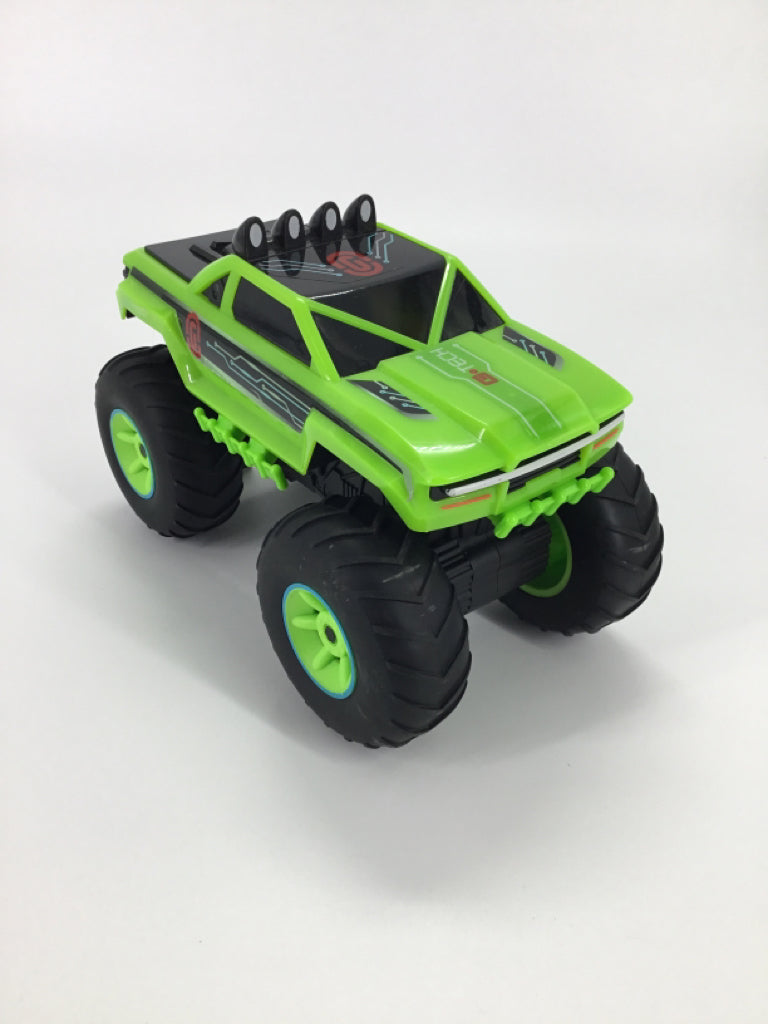 Maxx Action Monster Truck Motorized Off Road with lights & sounds