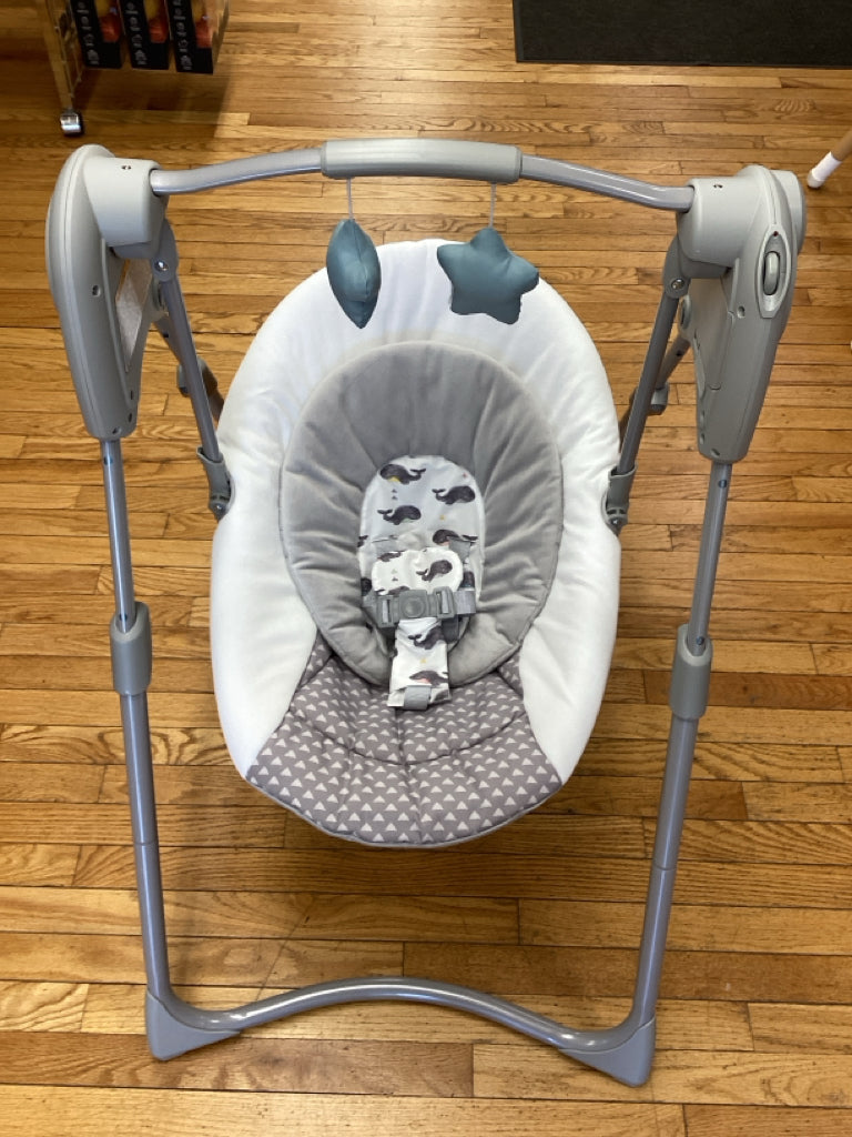 Graco Slim Spaces Compact Baby Swing