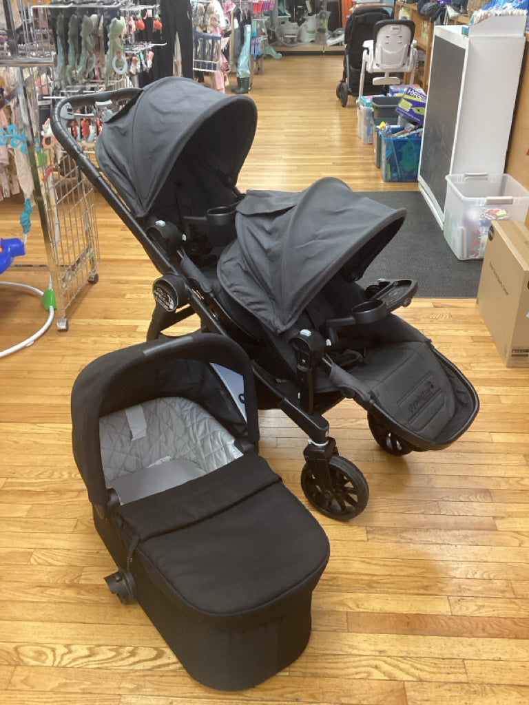 Baby Jogger City Select Luxe Double Stroller with luxe bassinet - 2017