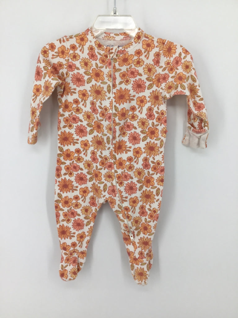 Old Navy Child Size 3-6 Months Peach Sleepers