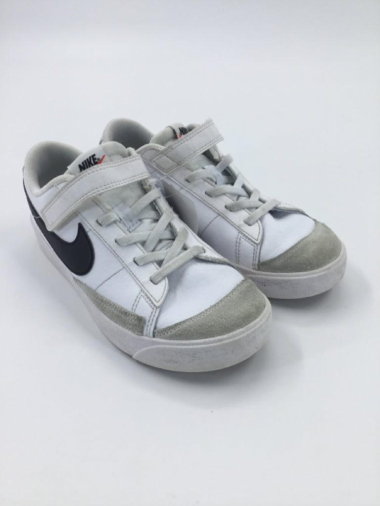 Nike Child Size 3 Youth White Sneakers