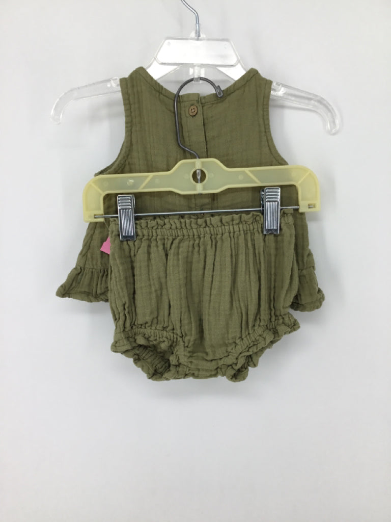 Old Navy Child Size 3-6 Months Green Outfit - girls
