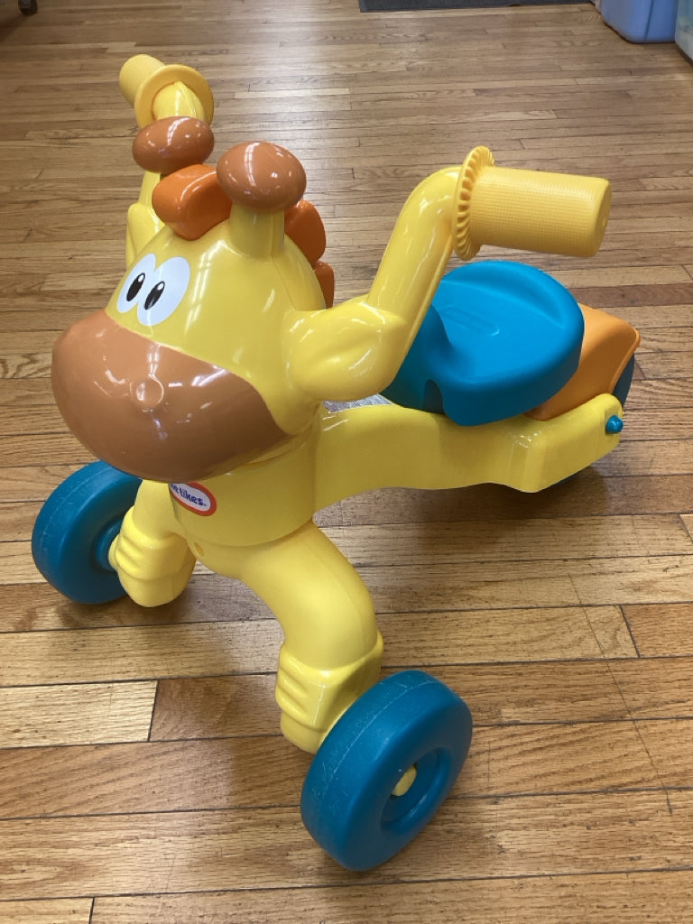 Little Tikes Go and Grow Lil' Rollin' Giraffe Ride-on