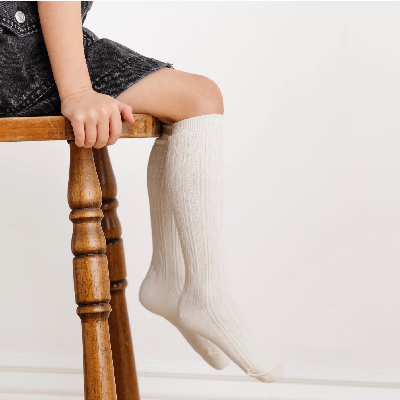 The Little Stocking Co - Cable Knee Socks (Ivory)