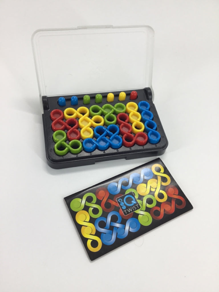 Smart Games IQ Twist Game