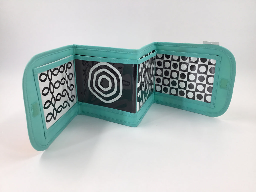 Lovevery Standing Card Holder
