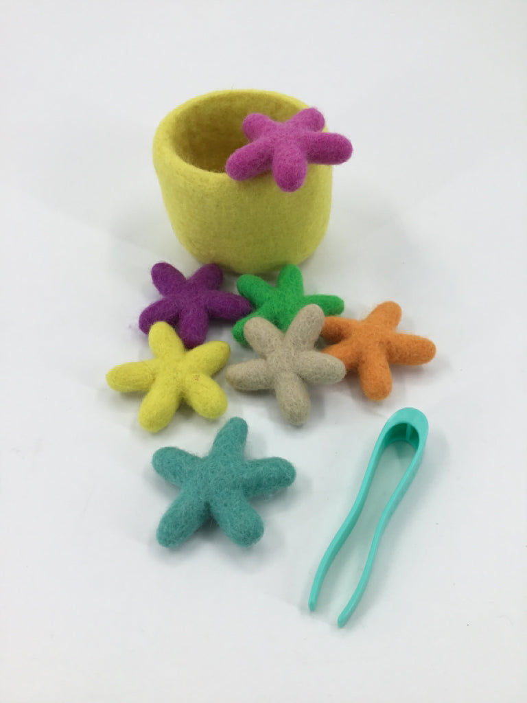 Lovevery Felt Stars and Tweezers