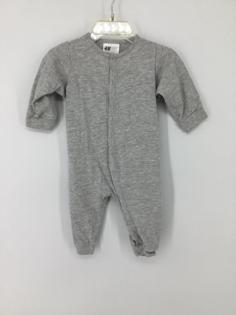 H & M Child Size 6 Months Gray Solid Pajamas - boys