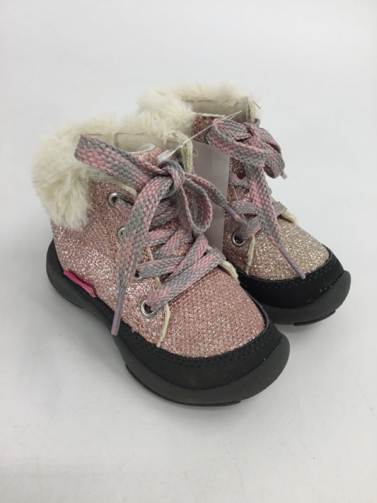 OshKosh B'gosh Child Size 5 Toddler Pink Boots