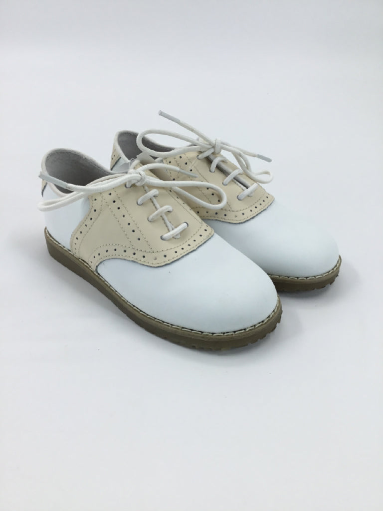 L'amour Child Size 12 White Dress Shoes