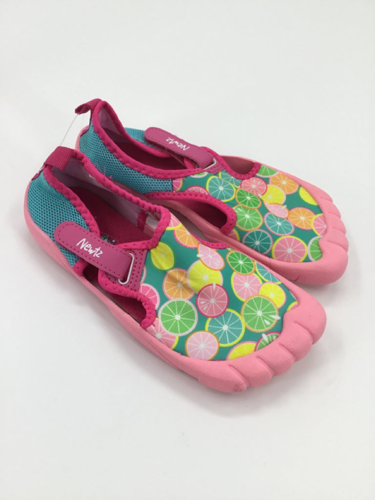 Newtz Child Size 2 Pink Water Shoes