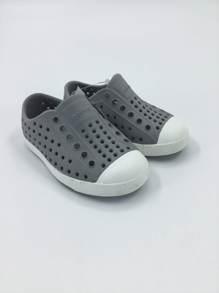 Native Child Size 6 Toddler Gray Sandals/Flip Flops