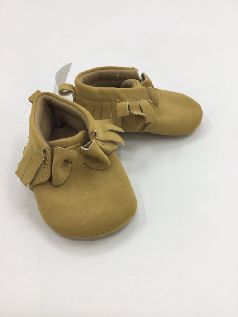 Carter's Child Size 3-6 Months Tan Baby/Walker Shoes
