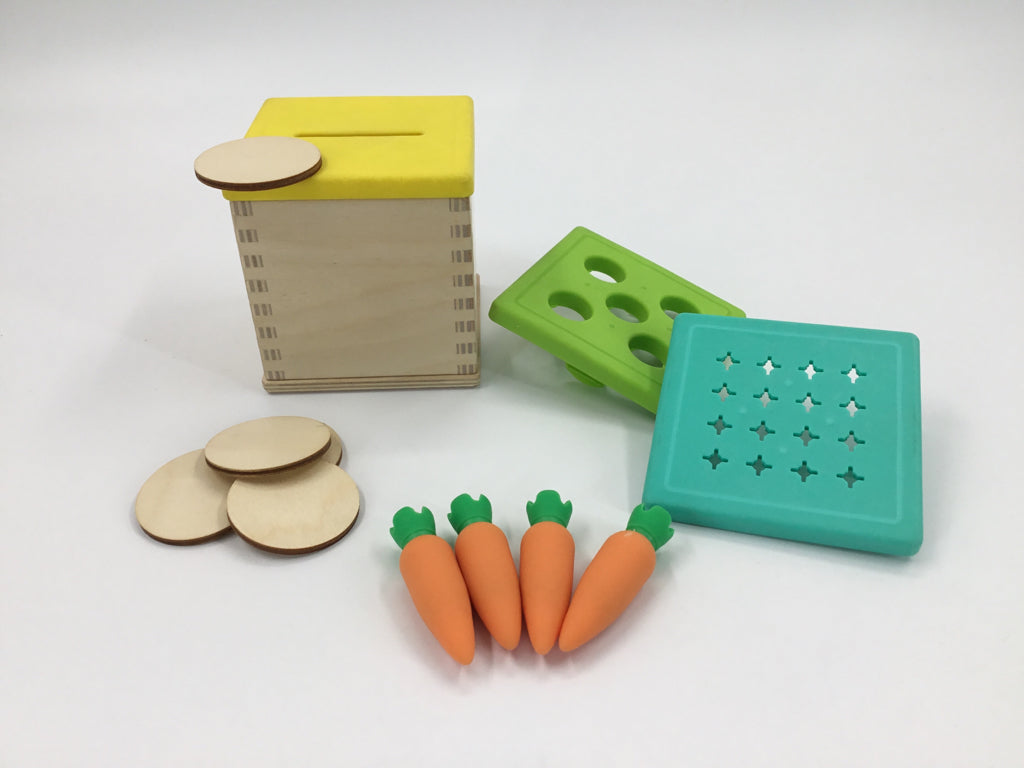 Lovevery Wooden Coin Bank Carrot Set