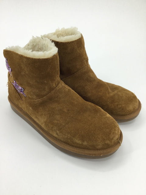 Uggs youth best sale size 5