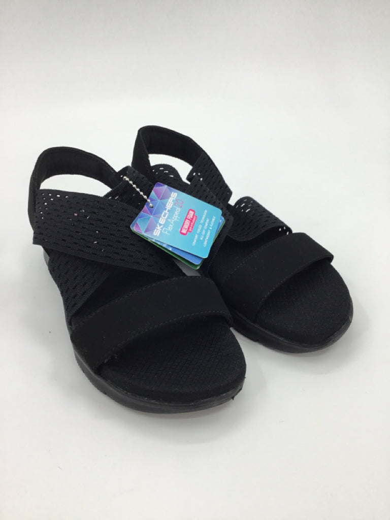 Skechers fashion flip flops size 5