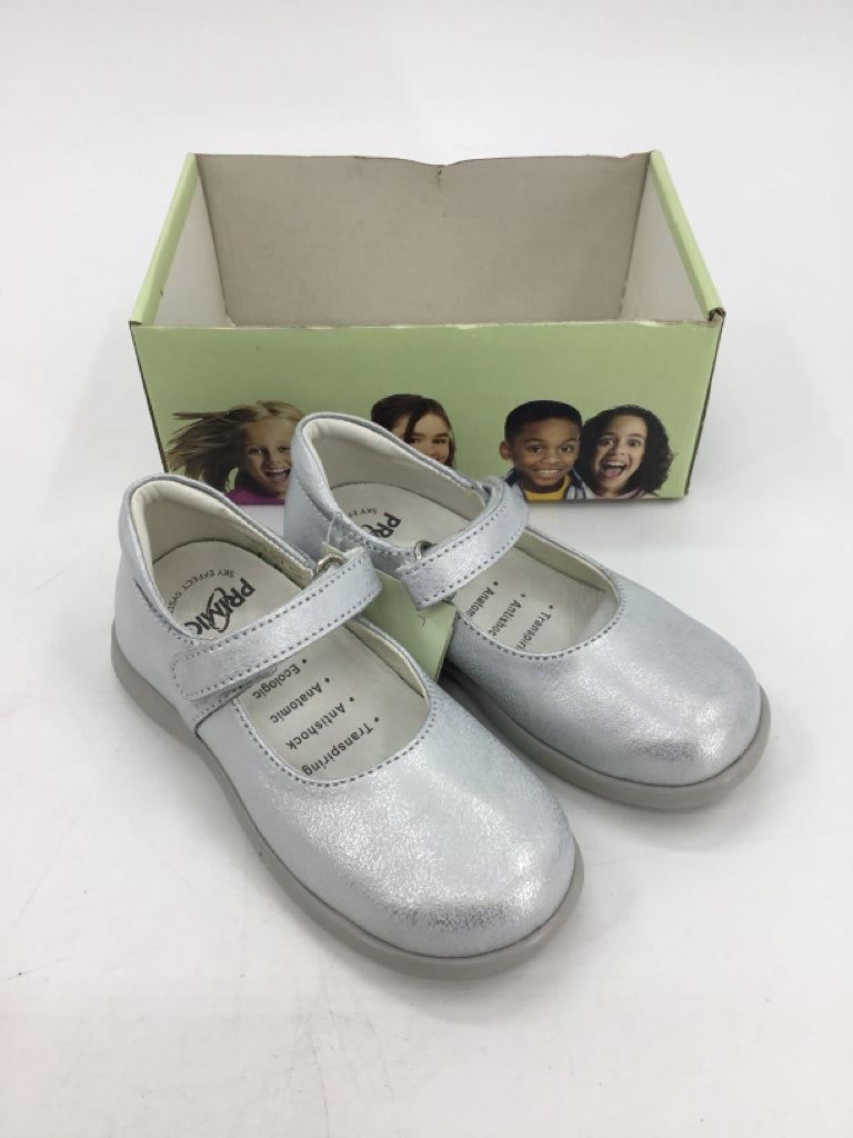 Primigi Child Size 9.5 Toddler Silver Sneakers