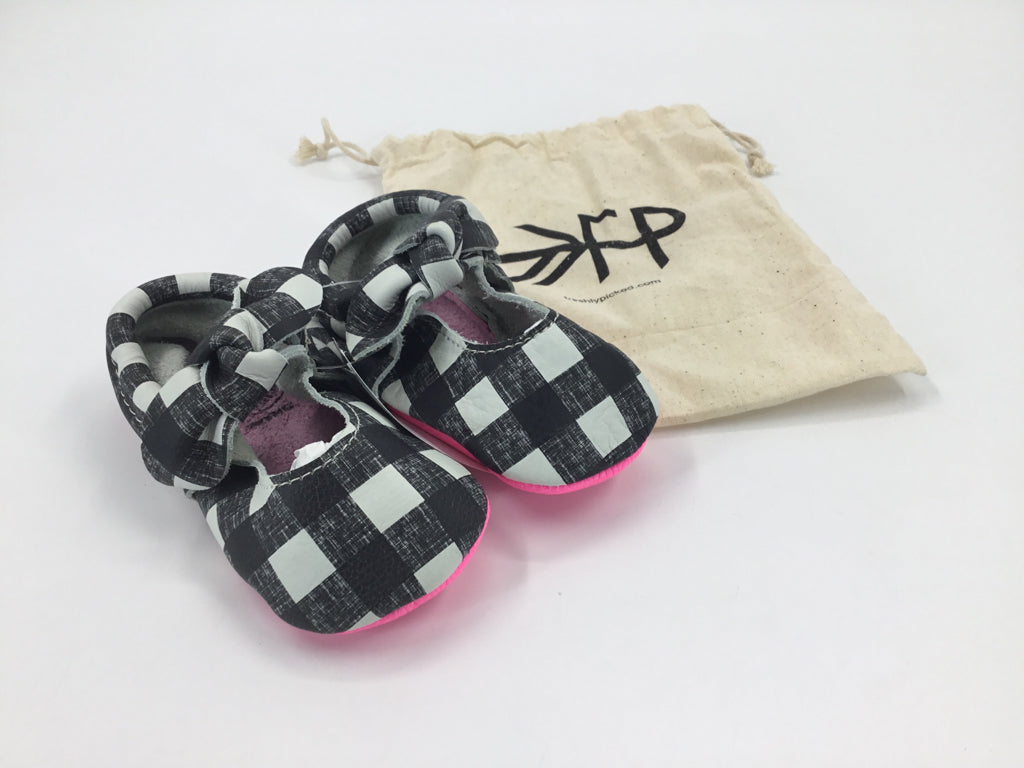 Freshly Picked Child Size 7 Toddler Black Dress Shoes