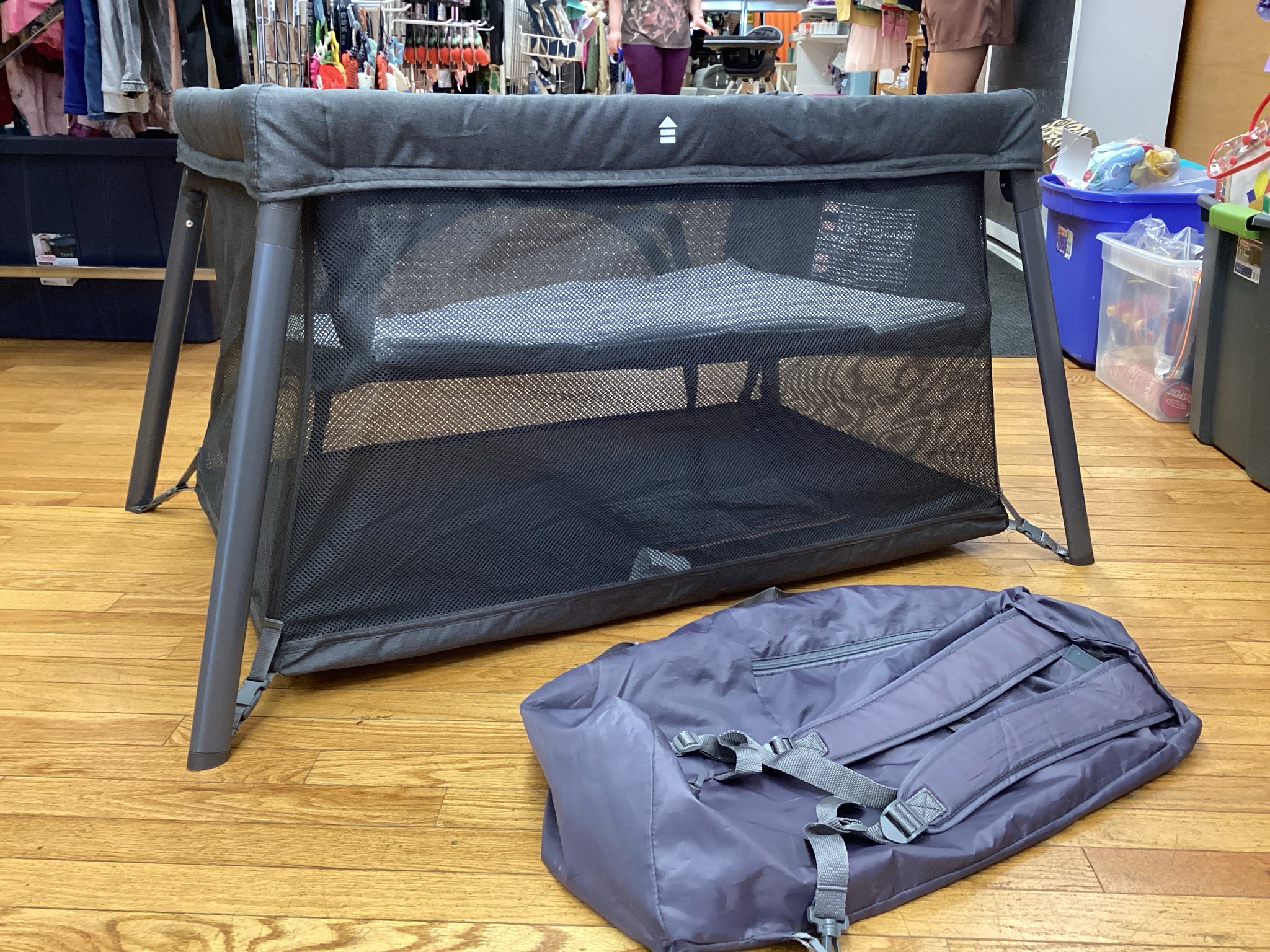 Lightweight Travel Crib with bassinet