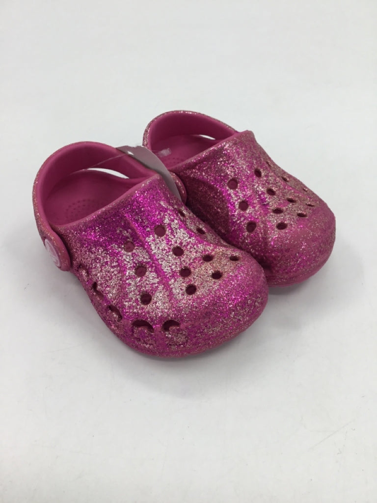 Crocs Child Size 4 Toddler Pink Sandals/Flip Flops