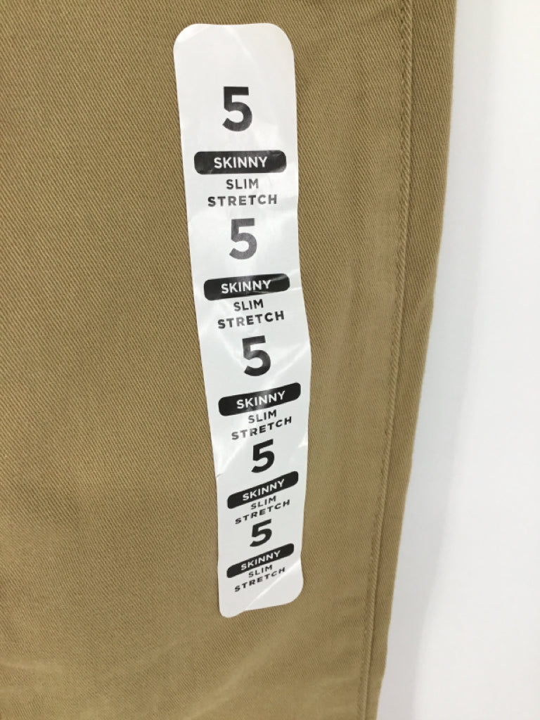Childrens Place Child Size 5 Tan Solid Pants - boys