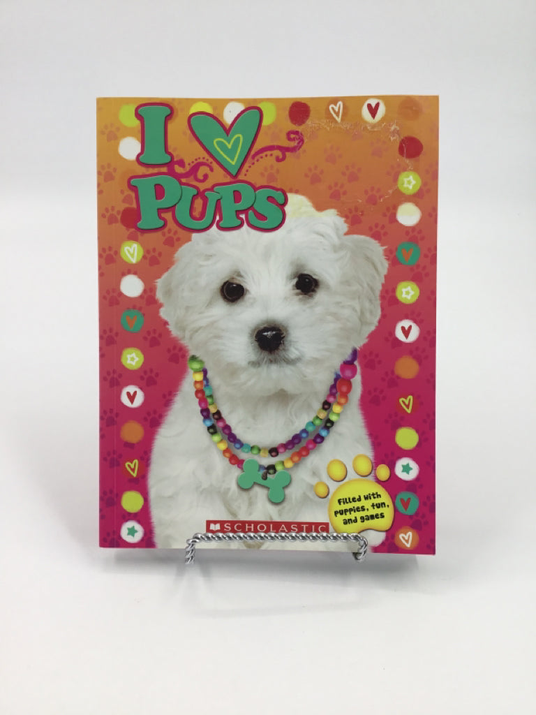 I <3 Pups  Paperback Book