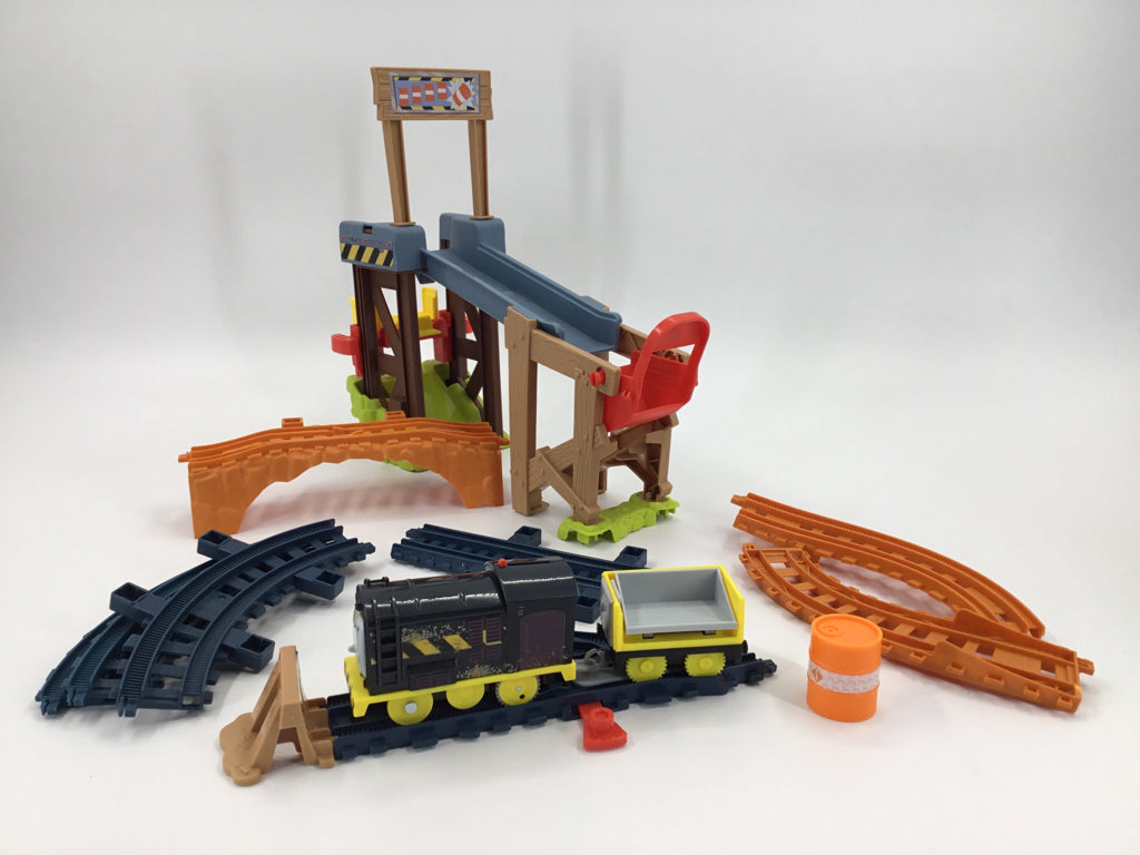 Thomas & Friends Diesel's Lift & Load Construction Set