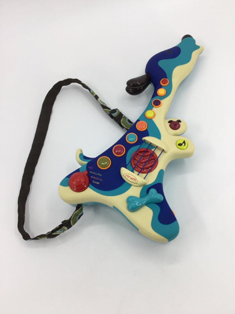 B. toys Interactive Dog Guitar - Woofer