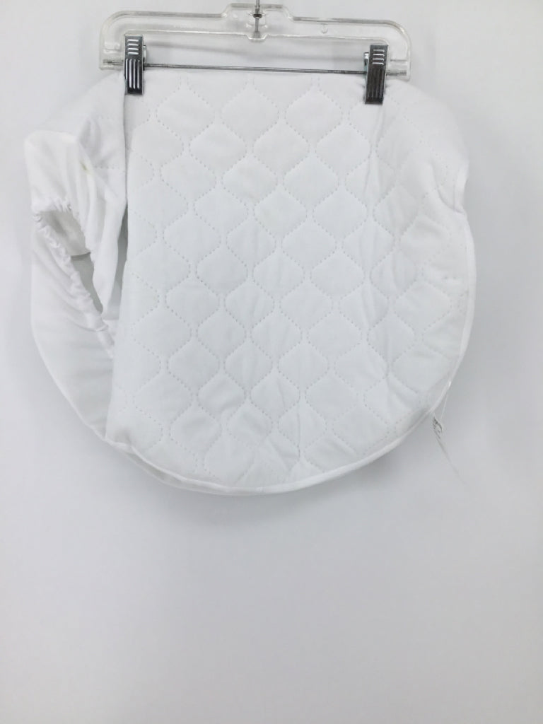 Blue Snail White Bassinet Mattress Protector