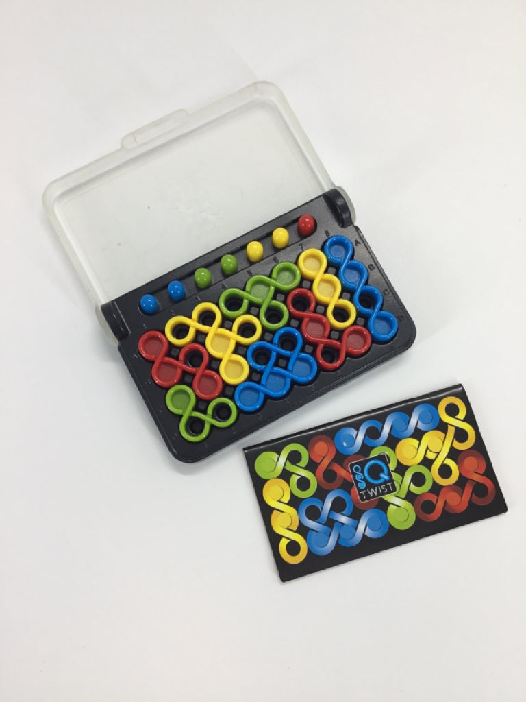 Smart Games IQ Twist Game