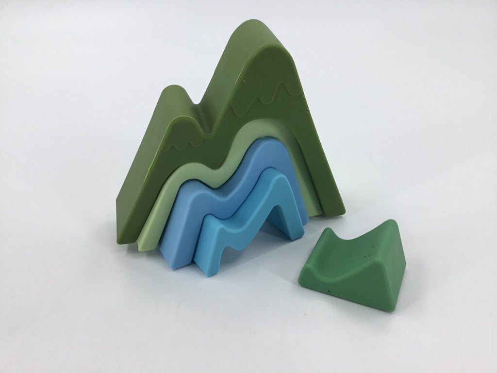 Silicone Mountain Stacker
