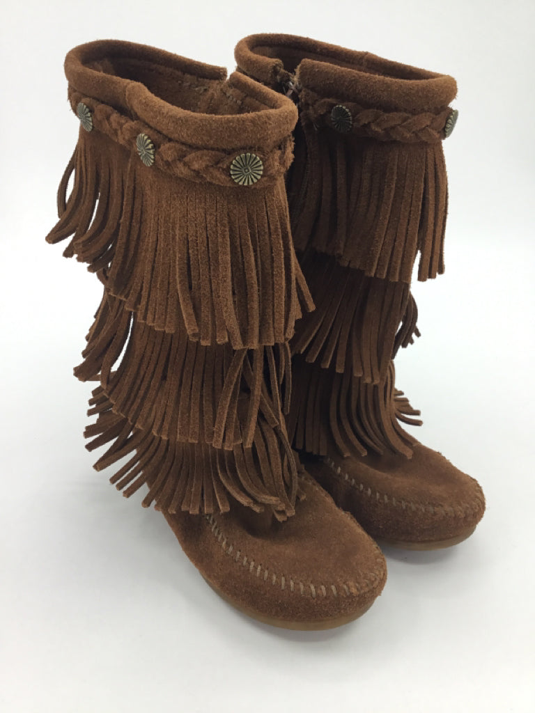 Minnetonka Child Size 1 Youth Brown Boots