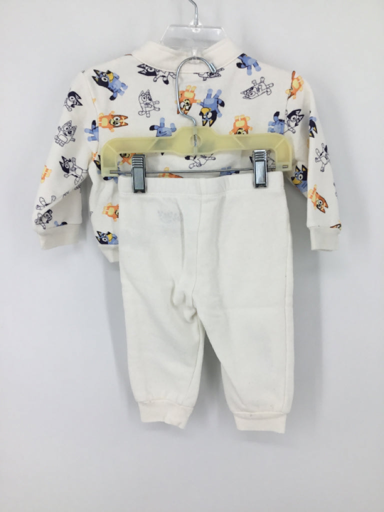 Bluey Child Size 6-9 Months White Christmas Outfit - boys