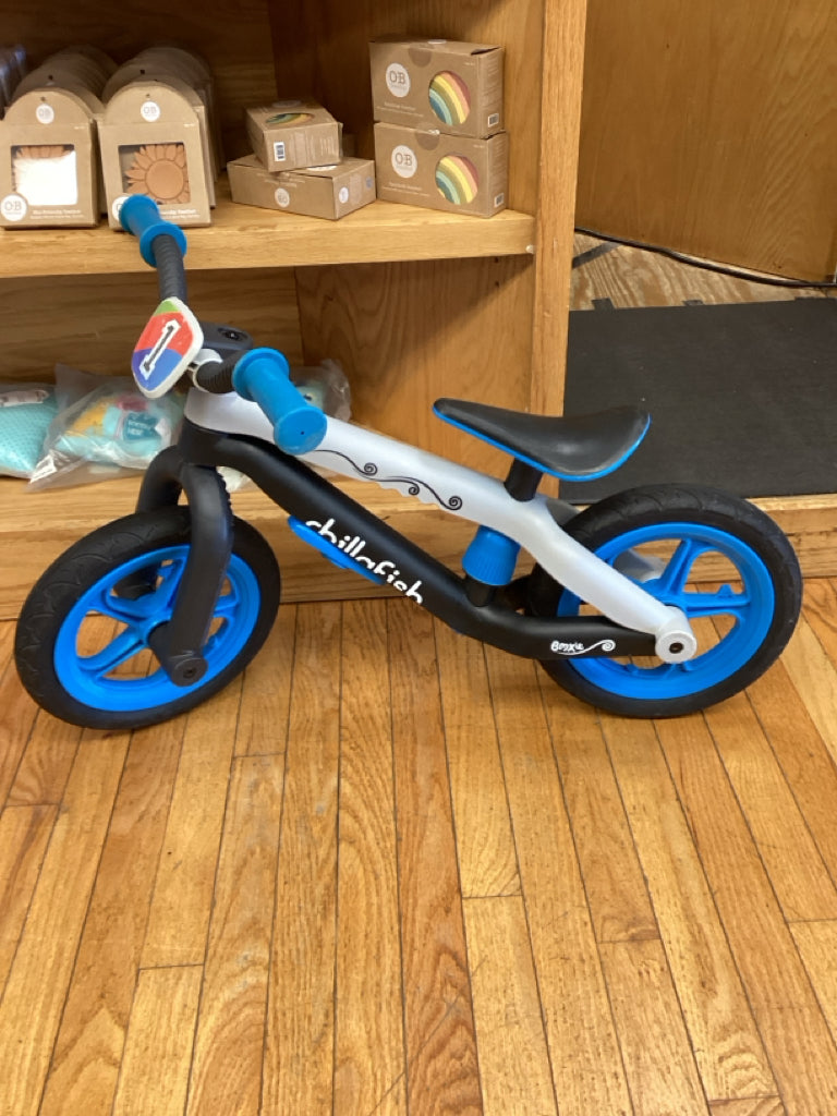 Chillafish BMXie 2 Lightweight Balance Bike with integrated foot rest