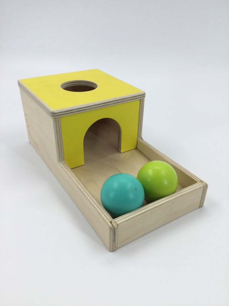 Lovevery Ball Drop Box with 2 Balls