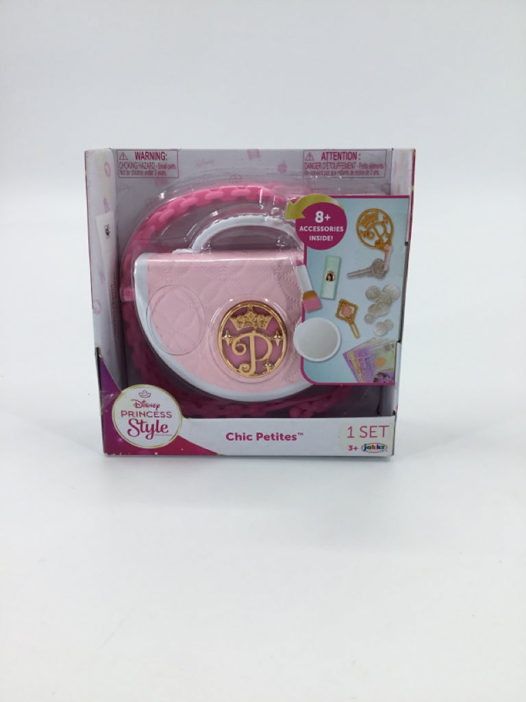 Disney Princess Style Chic Petites
