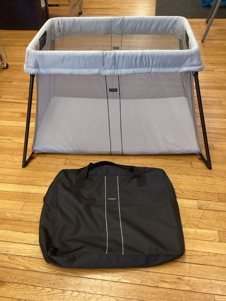 Baby Bjorn Travel Crib