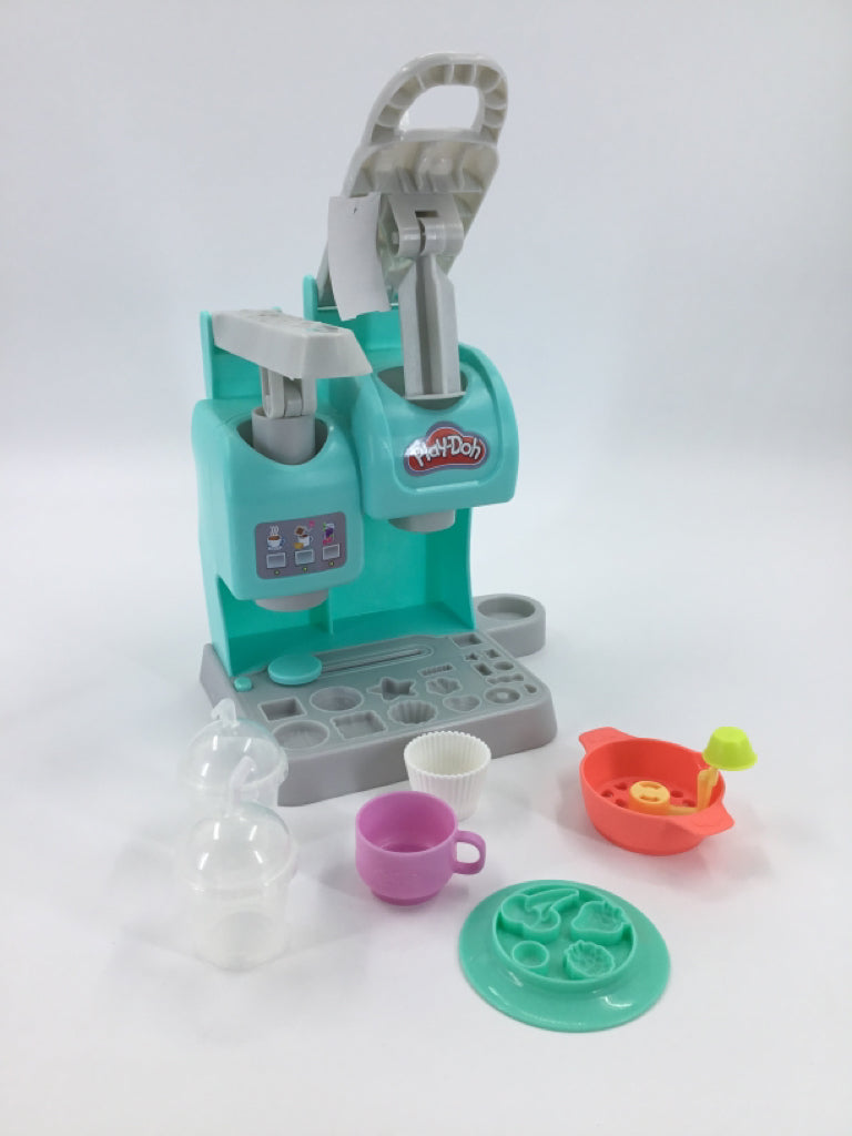 Play Doh Kitchen Creations Colorful Cafe Set