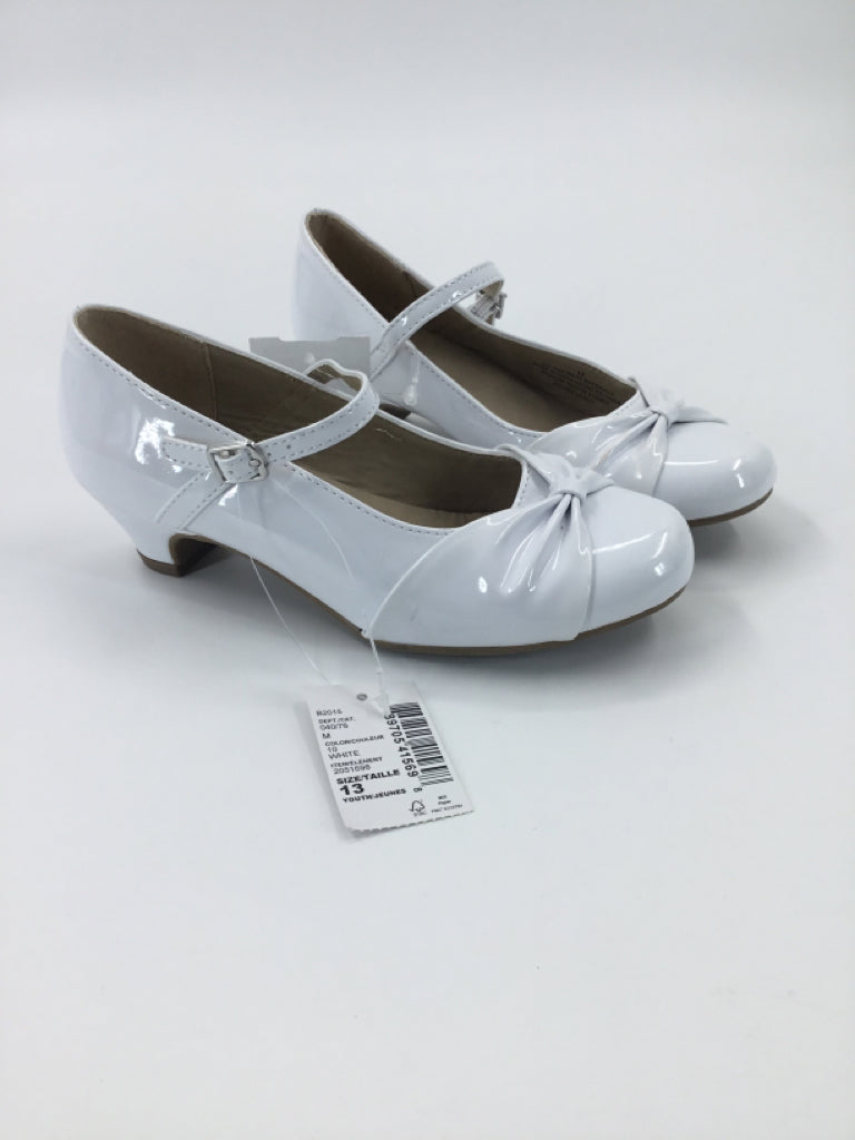 Childrens Place Child Size 13 White Dress Shoes