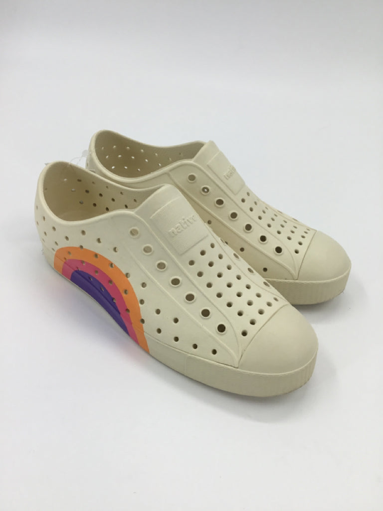 Native Child Size 3 Youth Beige Sandals/Flip Flops