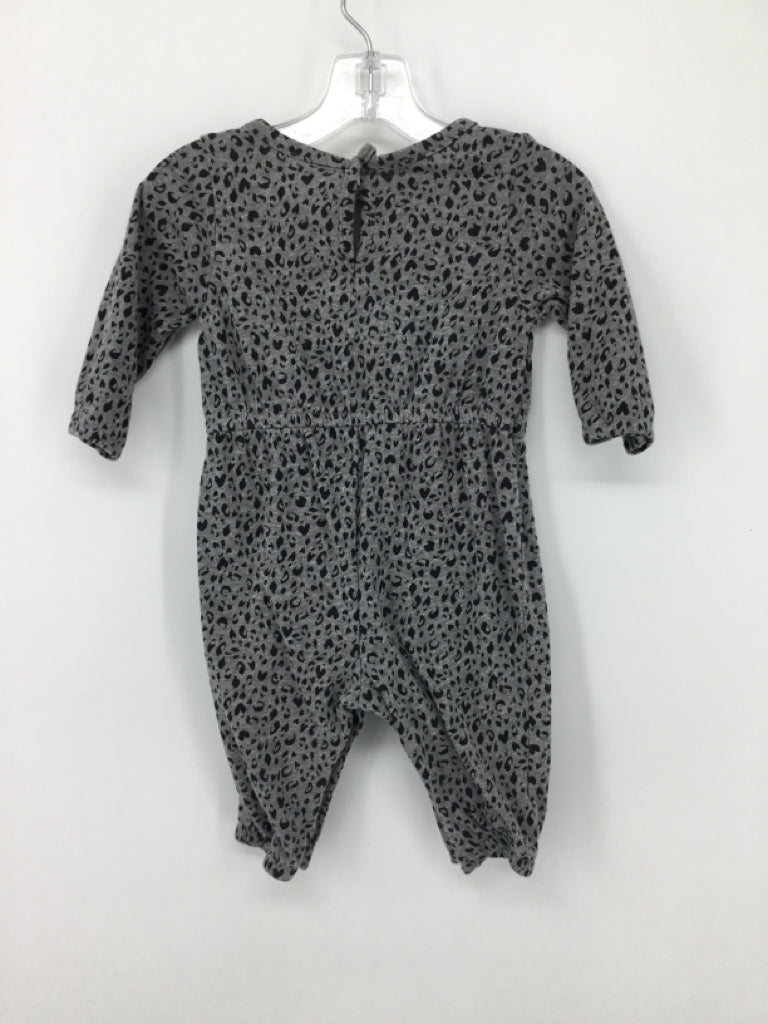 Old Navy Child Size 0-3 Months Gray Outfit - girls