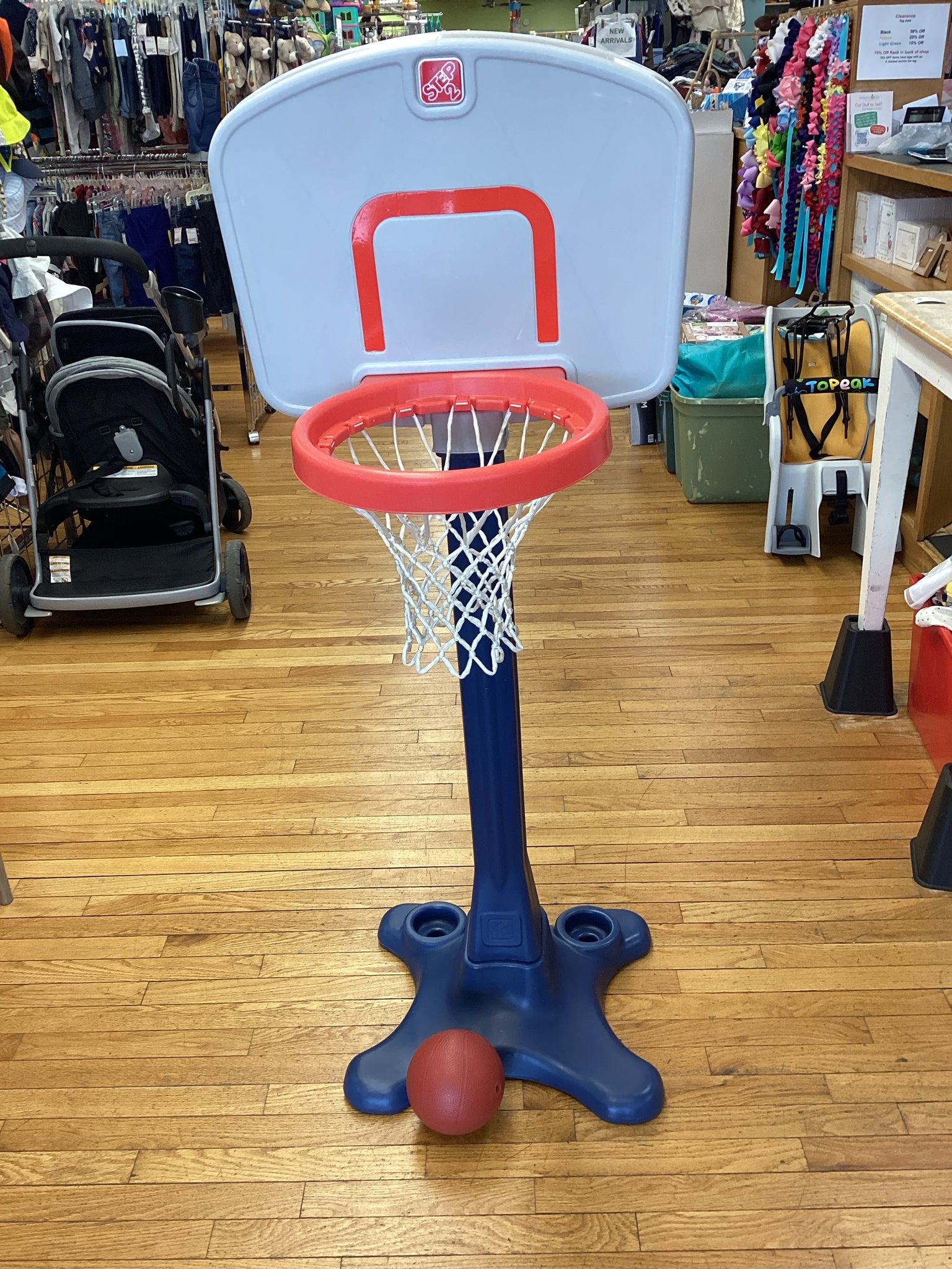 Step2 Shootin Hoops Pro Basketball Set