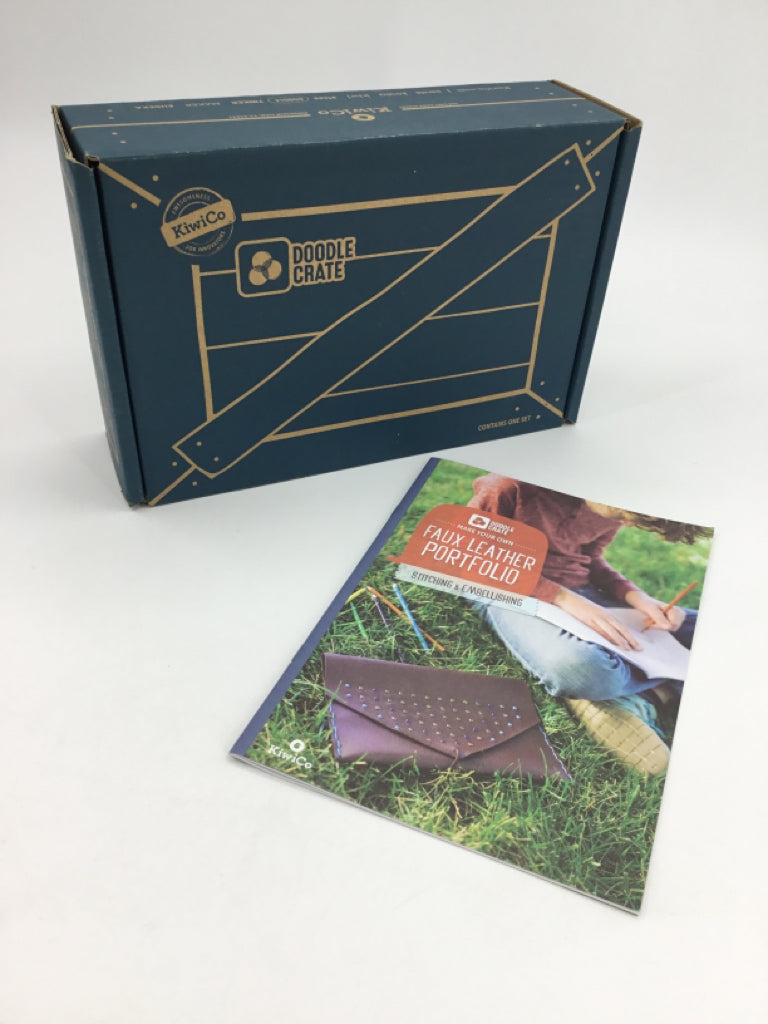 Kiwi Co Make Your Own Faux Leather Portfolio