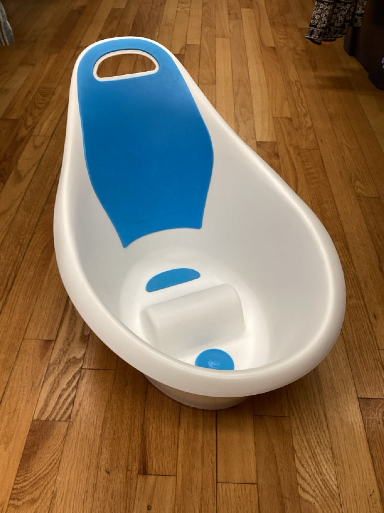 Munchkin Sit & Soak Bath Tub